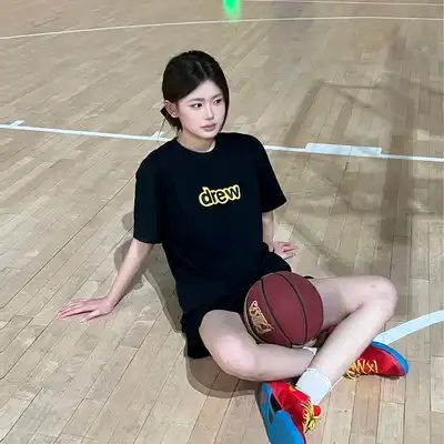 何芳华